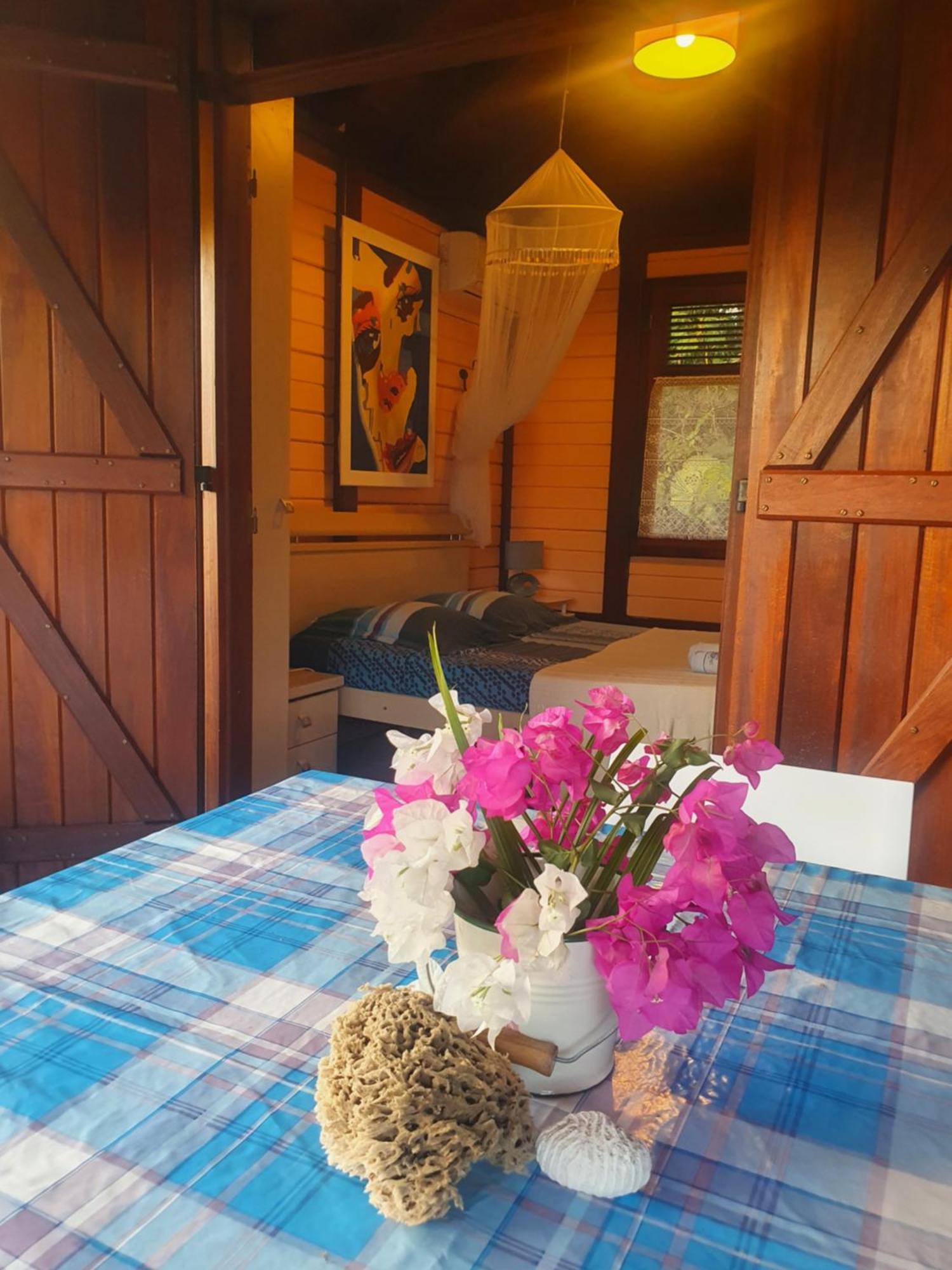 Cottage La Pointe Marine Deshaies Exterior foto